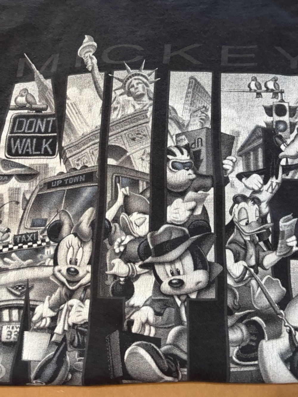 Vintage Disney Store Mickey Mouse NYC Graphic Tee XXL - Black & White